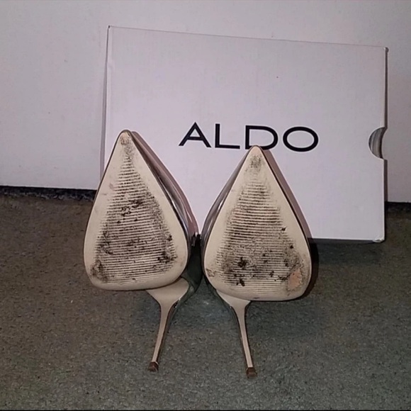 Aldo Shiny Silver Pointed Heels - Picture 3 of 3